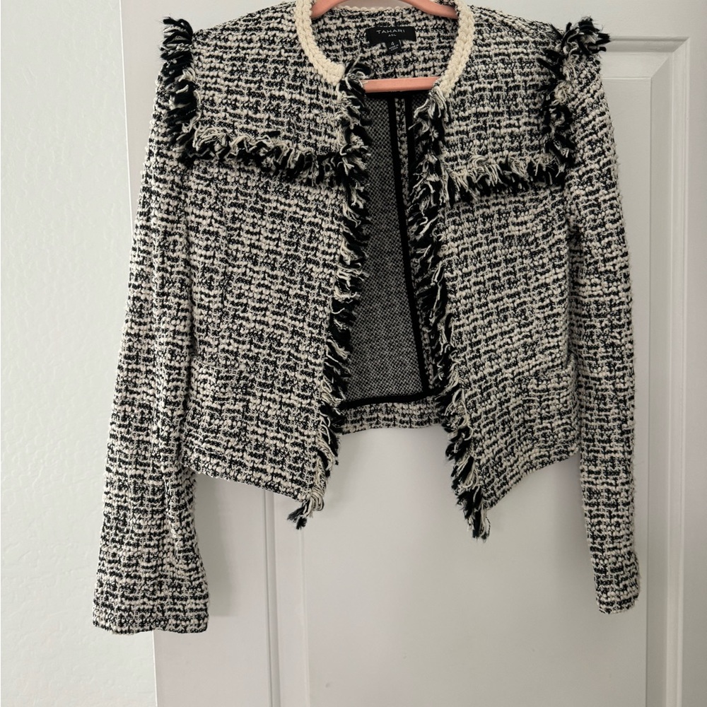 Beautiful, chic Tahari size 4 jacket! Wore only once, in excellent condition!